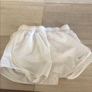 Woman’s white nike tempo shorts
